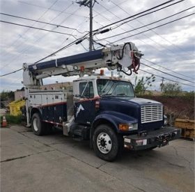 2002 INTERNATIONAL 4900